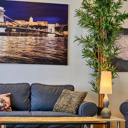 M52 Apartment - Hostaid Budapest Ngoại thất bức ảnh